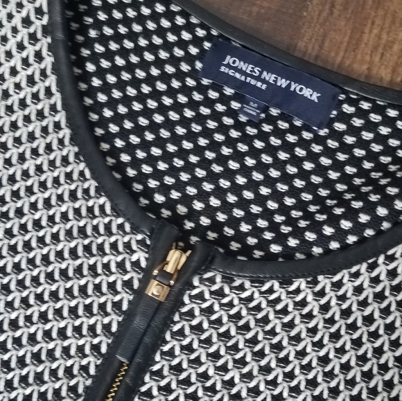 4/$12 Business casual jacket - Picture 2 of 4